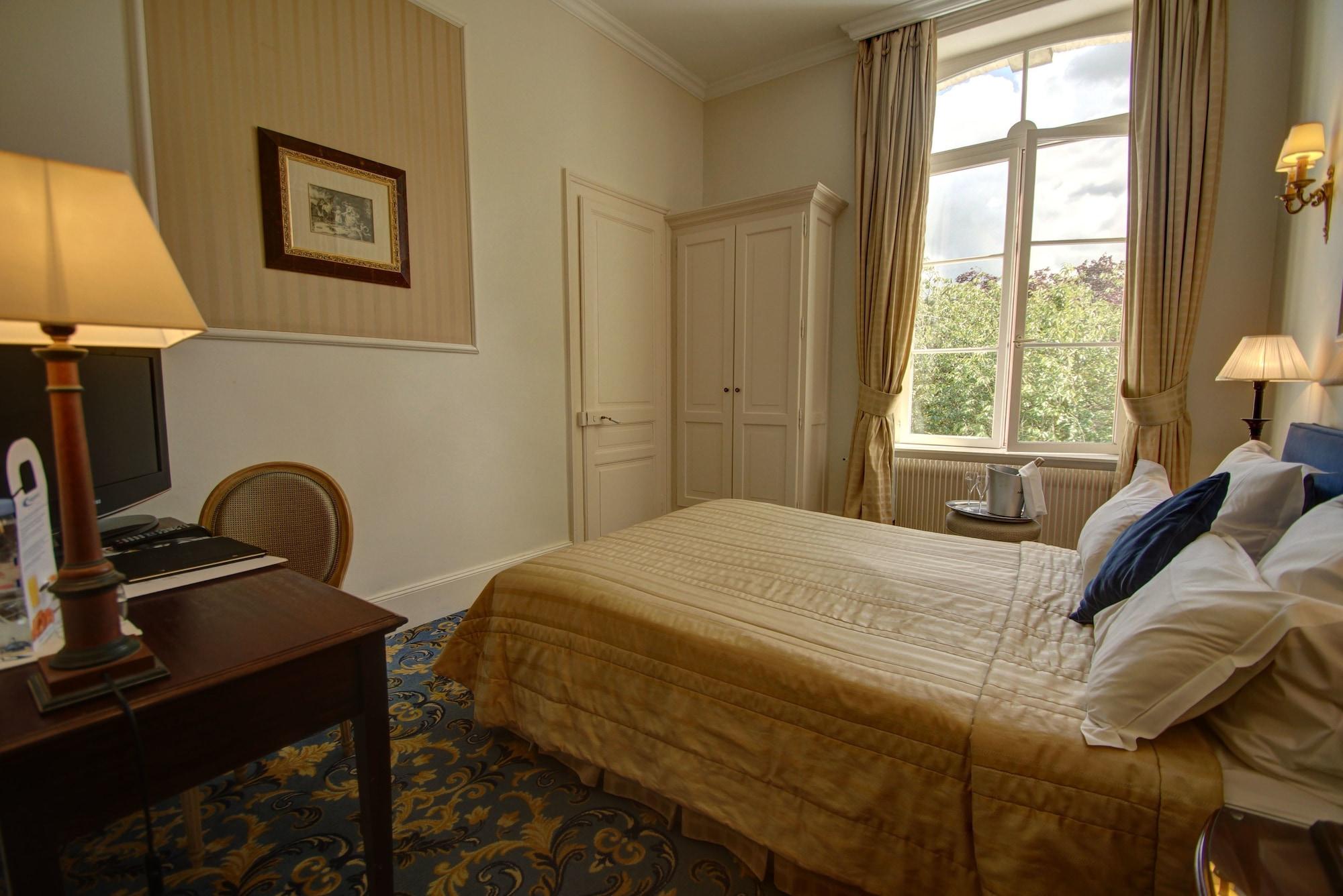 Hotel Chateau Tilques ภายนอก รูปภาพ