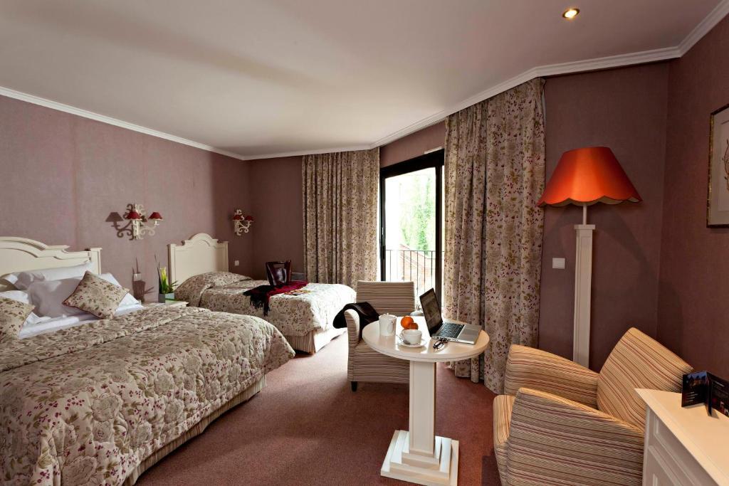Hotel Chateau Tilques ภายนอก รูปภาพ