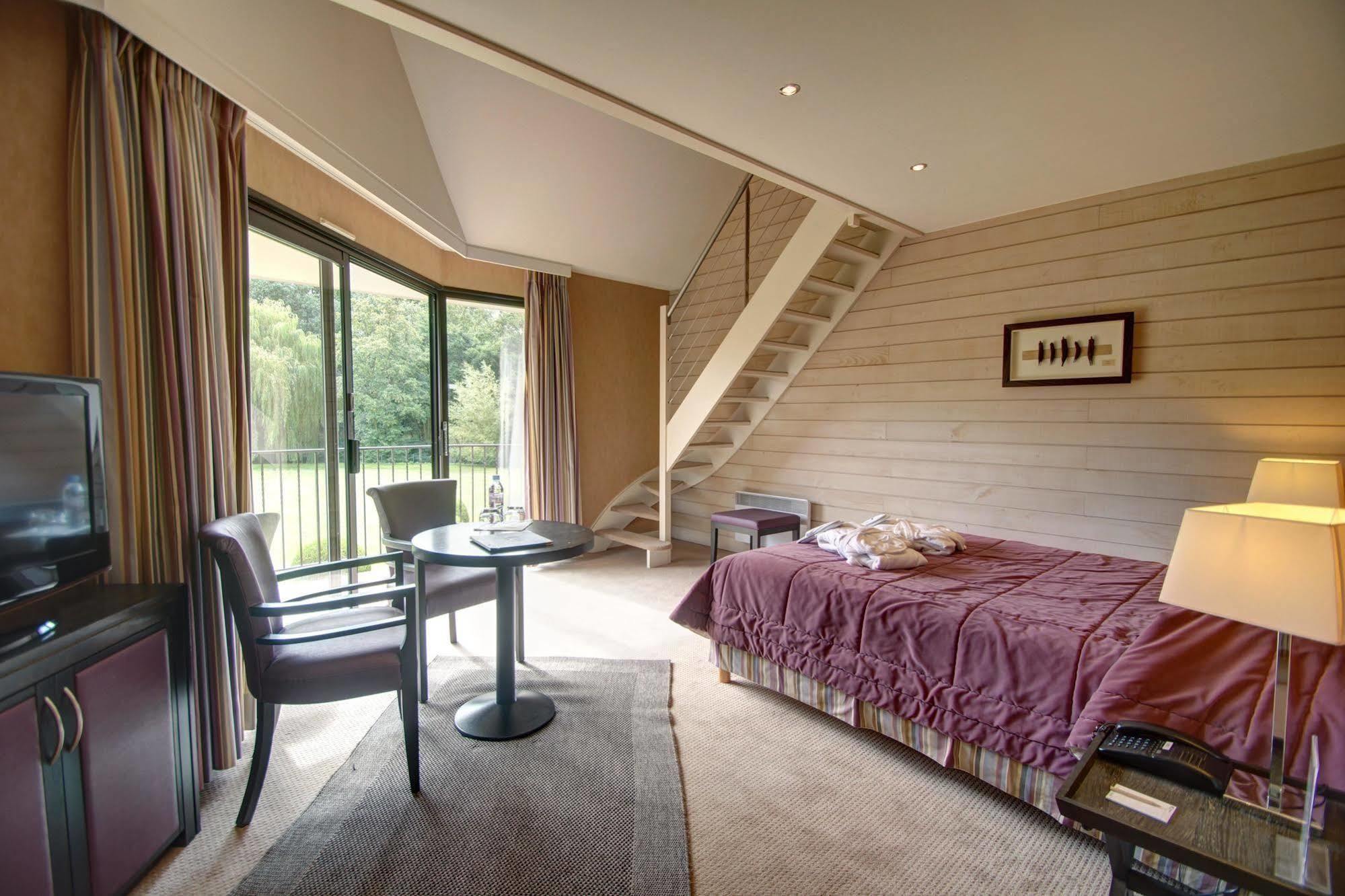 Hotel Chateau Tilques ภายนอก รูปภาพ