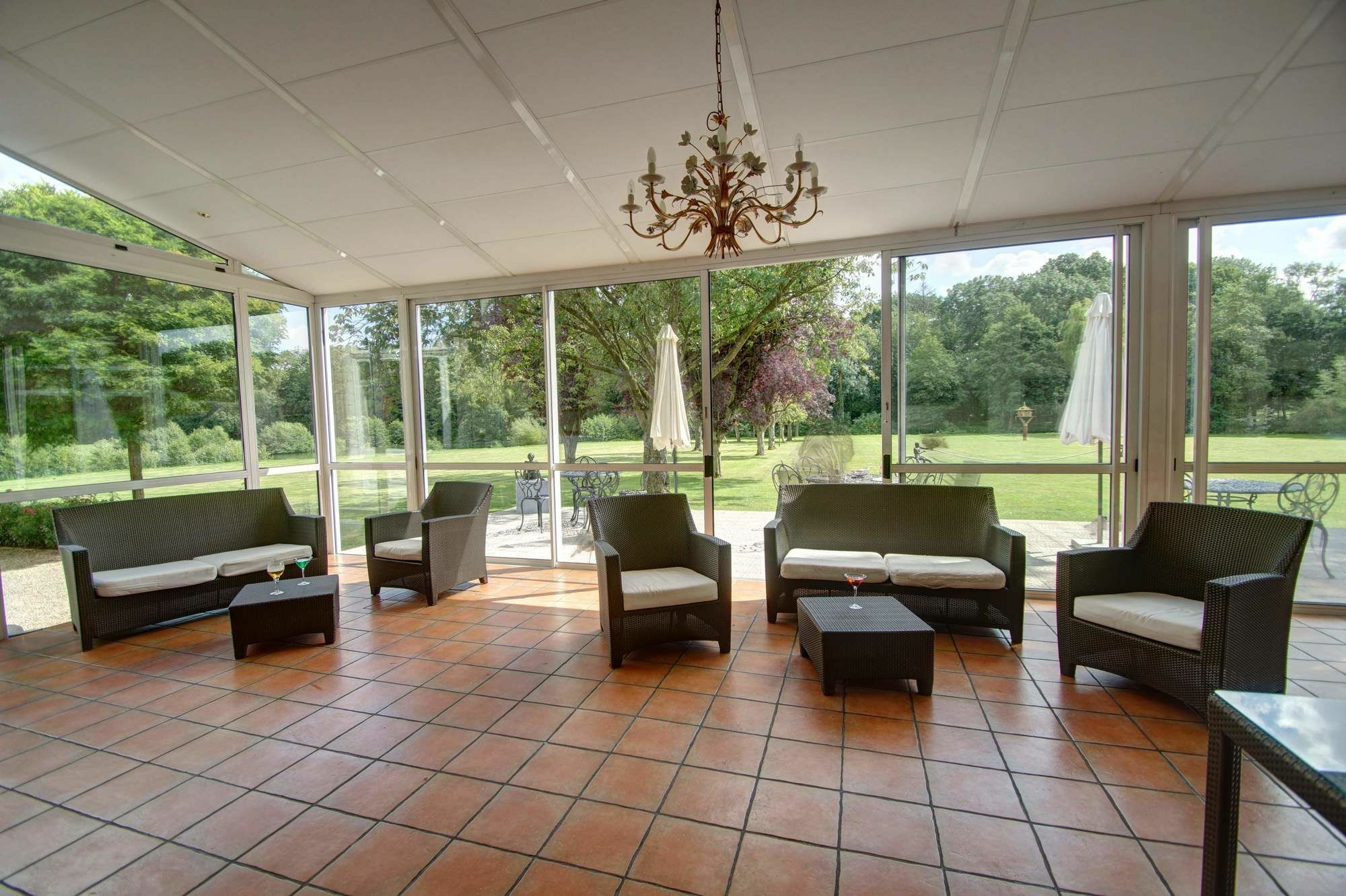 Hotel Chateau Tilques ภายนอก รูปภาพ